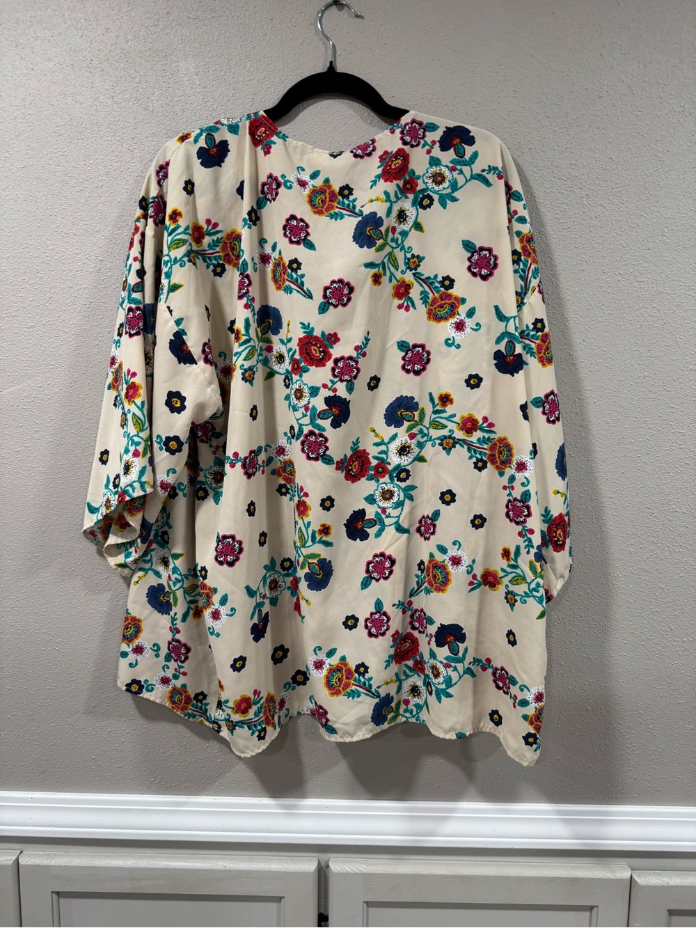 Floral Open-Front Kimono in Cream - Picture 6 of 7